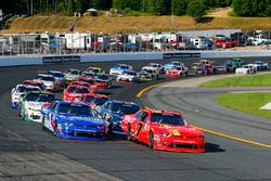 Justin Allgaier, JR Motorsports Chevrolet and Elliott Sadler, JR Motorsports Chevrolet restart
