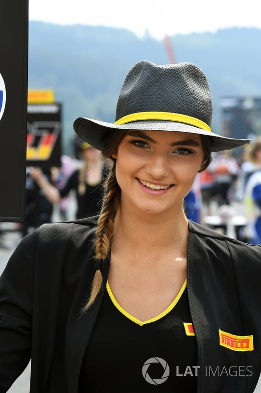 Grid girl