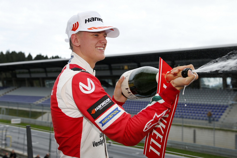 Rookie Podium: Mick Schumacher, Prema Powerteam, Dallara F317 - Mercedes-Benz