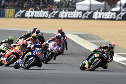 Johann Zarco, Monster Yamaha Tech 3 overtakes Maverick Viñales, Yamaha Factory Racing