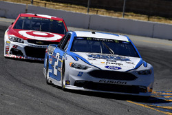 Brad Keselowski, Team Penske Ford, Kyle Larson, Chip Ganassi Racing Chevrolet