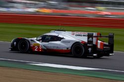 #2 Porsche Team Porsche 919 Hybrid: Timo Bernhard, Earl Bamber, Brendon Hartley