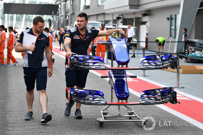 Scuderia Toro Rosso STR12, Nase und Frontflügel