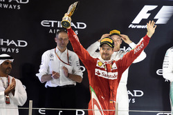 Подіум: Третє місце Себастьян Феттель, Ferrari
