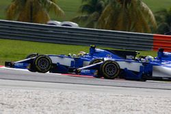Marcus Ericsson, Sauber C36, battles, Pascal Wehrlein, Sauber C36
