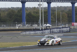 #77 Team NZ Porsche 911 GT3 Cup: Graeme Dowsett, John Curran, Paul Kanjanapas