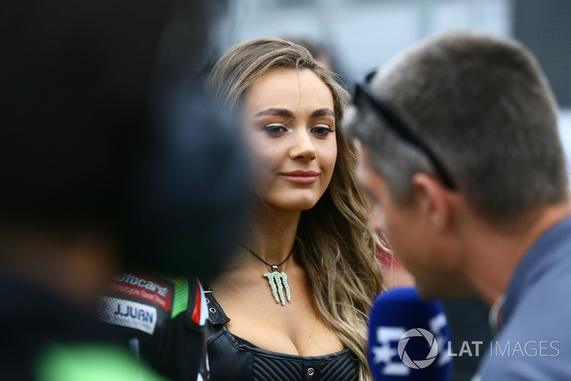 Grid girl