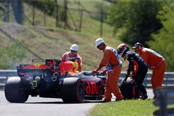 De wagen van Daniel Ricciardo, Red Bull Racing RB13 na technisch probleem