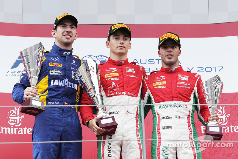 Podium : le vainqueur Charles Leclerc, PREMA Powerteam, le deuxième Nicholas Latifi, DAMS, le troisième Antonio Fuoco, PREMA Powerteam