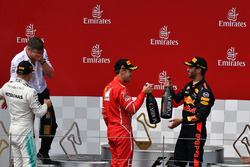 Sebastian Vettel, Ferrari, Valtteri Bottas, Mercedes AMG F1, Daniel Ricciardo, Red Bull Racing feste