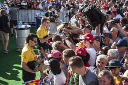 Jolyon Palmer, Renault Sport F1 Team, Nico Hulkenberg, Renault Sport F1 Team