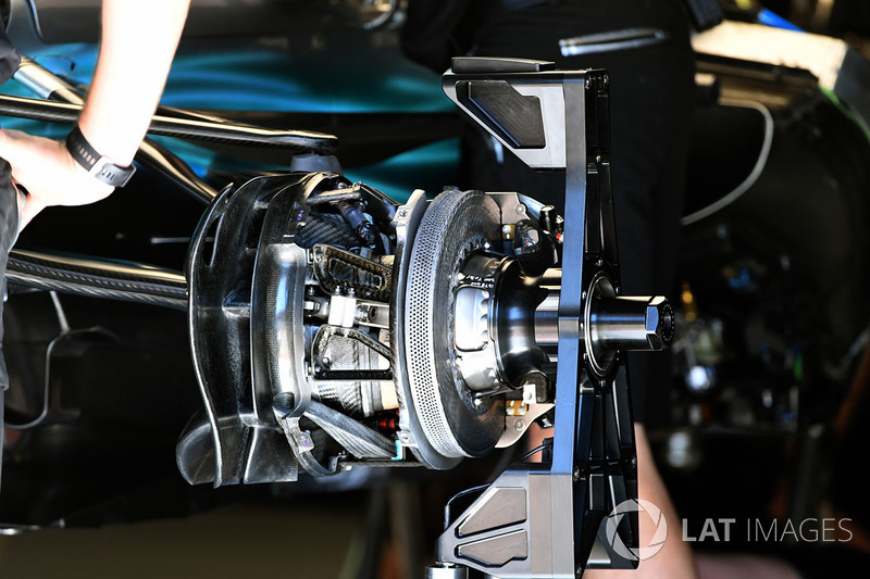 Mercedes F1 W08: Vorderradbremse
