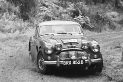Timo Mäkinen, Don Barrow, Austin-Healey 3000