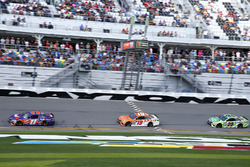 Matt Kenseth, Joe Gibbs Racing, Toyota; Daniel Suarez, Joe Gibbs Racing, Toyota; Denny Hamlin, Joe G