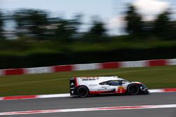 #2 Porsche Team Porsche 919 Hybrid: Timo Bernhard, Earl Bamber, Brendon Hartley