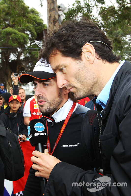 Mark Webber, piloto WEC del equipo de Porsche y presentador de canal 10 con Fernando Alonso McLaren