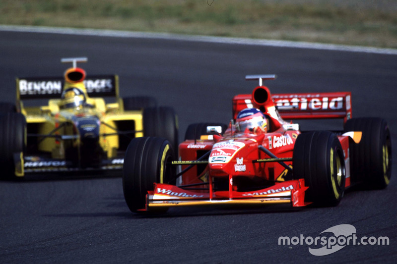 Jacques Villeneuve, Williams leads Damon Hill, Jordan