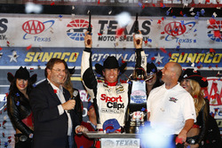 Race winner Carl Edwards, Joe Gibbs Racing Toyota