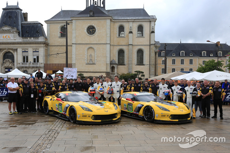 #63 Corvette Racing - GM Chevrolet Corvette C7-R: Jan Magnussen, Antonio Garcia, Ricky Taylor, #64 Corvette Racing - GM Chevrolet Corvette C7-R: Oliver Gavin, Tommy Milner, Jordan Taylor