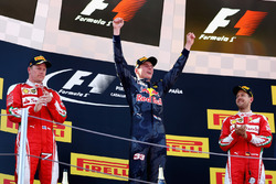 Max Verstappen, Red Bull Racing viert zijn eerste overwinning in de Formule 1