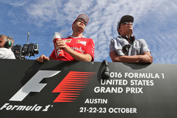 (L to R): Sebastian Vettel, Ferrari with Pascal Wehrlein, Manor Racing on the drivers parade