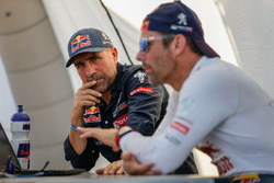 #100 Peugeot: Stéphane Peterhansel, et #102 Peugeot: Sébastien Loeb