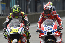 Cal Crutchlow, Team LCR Honda and Andrea Dovizioso, Ducati Team in the pitlane