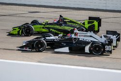 Alexander Rossi, Herta - Andretti Autosport, Honda; Charlie Kimball, Chip Ganassi Racing, Chevrolet