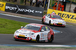 Josh Cook, MG Racing RCIB Insurance and Ashley Sutton, MG Racing RCIB Insurance