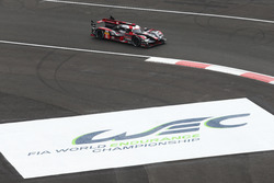 #8 Audi Sport Team Joest Audi R18 e-tron quattro: Lucas di Grassi, Loic Duval, Oliver Jarvis