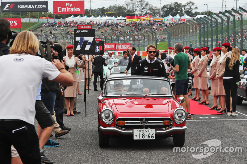 Jenson Button, McLaren en el desfile de pilotos