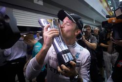 Nico Rosberg, Mercedes AMG F1 W07 Hybrid celebrate