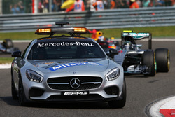 Nico Rosberg, Mercedes AMG F1 W07 Hybrid leads behind the FIA Safety Car