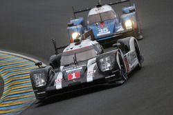 #1 Porsche Team Porsche 919 Hybrid: Timo Bernhard, Mark Webber, Brendon Hartley