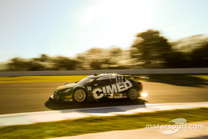 Felipe Fraga venceu a primeira bateria da etapa de Londrina da Stock Car. Ele agora tem 195 pontos, contra...