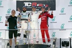 Podium: Race winner Roberto Colciago, Honda Civic TCR, Target Competition; second place Stefano Comi