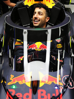 Daniel Ricciardo, Red Bull Racing RB12 with the aeroscreen