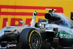 Winnaar Nico Rosberg, Mercedes AMG F1 Team W07 in parc ferme