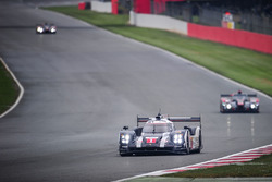 #1 Porsche Team Porsche 919 Hybrid: Timo Bernhard, Mark Webber, Brendon Hartley