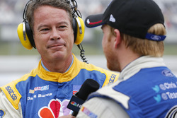 NBC presenter Dave Burns with Chris Buescher, Front Row Motorsports Ford