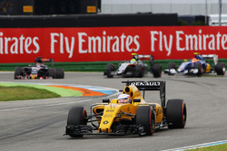 Kevin Magnussen, Renault Sport F1 Team RS16
