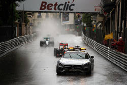 Daniel Ricciardo, Red Bull Racing RB12 leads behind the FIA Safety Car