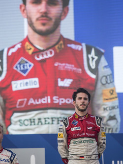 Podio: il vincitore della gara Daniel Abt, Audi Sport ABT Schaeffler