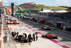 Valtteri Bottas, Mercedes AMG F1 W08, Sebastian Vettel, Ferrari SF70H, Felipe Massa, Williams FW40,