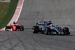 Lewis Hamilton, Mercedes-Benz F1 W08 leads Sebastian Vettel, Ferrari SF70H