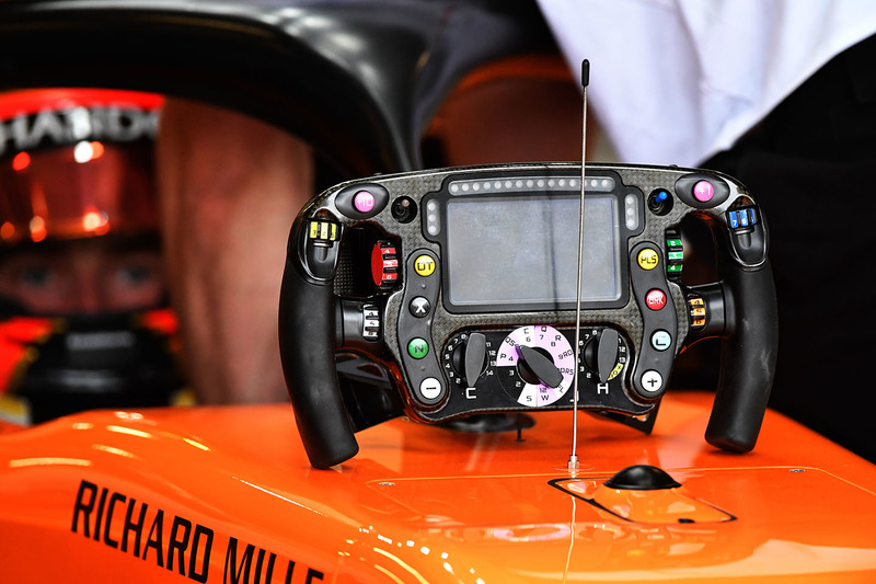 Руль McLaren MCL33