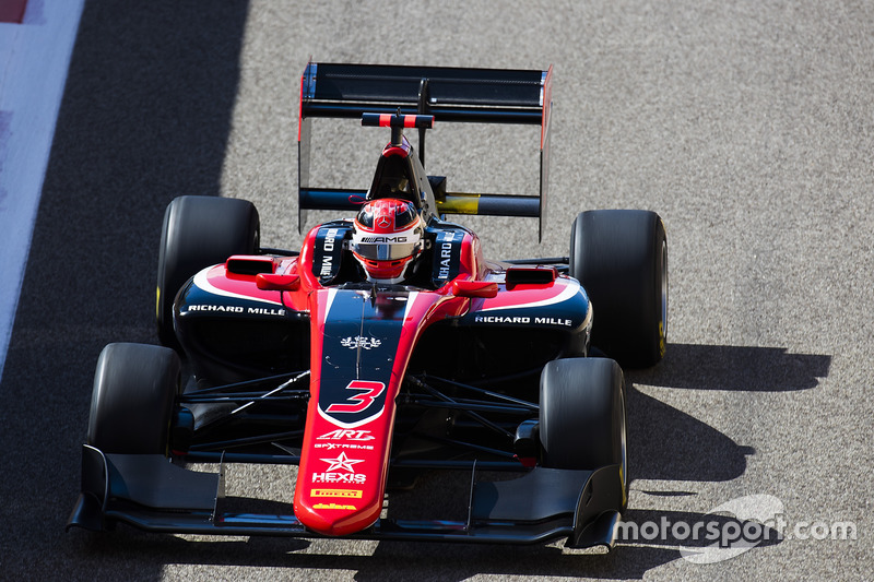 3. Джордж Расселл – чемпіон GP3, 4 перемоги, 7 подіумів