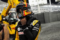 Carlos Sainz Jr., Renault Sport F1 Team RS17 si ritira