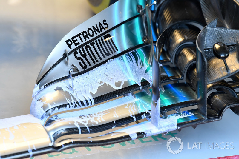 Детали переднего крыла Mercedes F1 W09