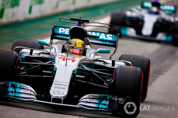 Lewis Hamilton, Mercedes AMG F1 W08, Valtteri Bottas, Mercedes AMG F1 W08, fuera de pts